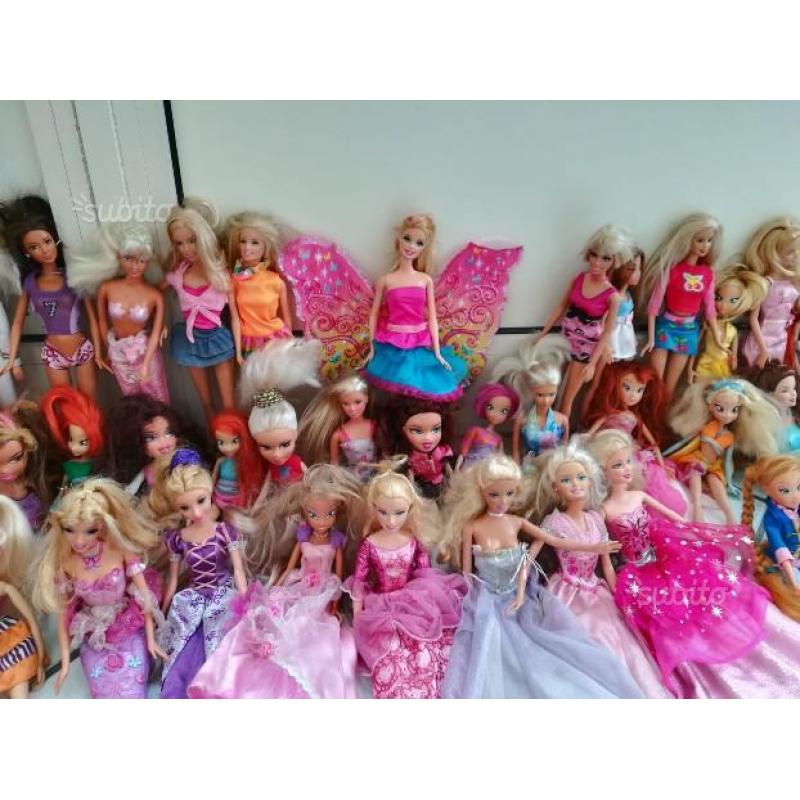 Bambolle varie originali Barbie Winx e bratz